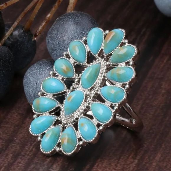 Jewelry - Emery Rose Turquoise Western Cluster Fashion Ring